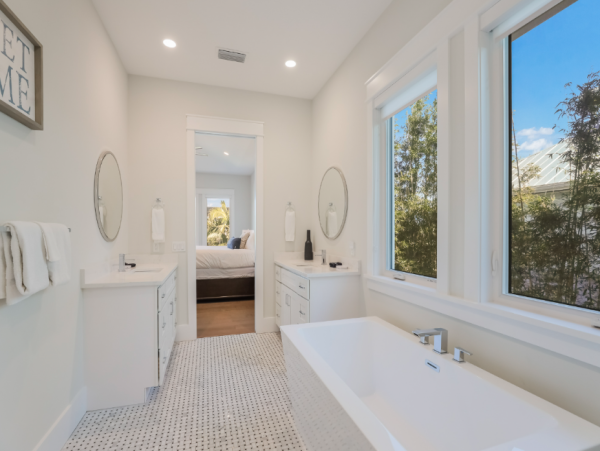 Luxurious Canal-Front Retreat - Perfect for Families